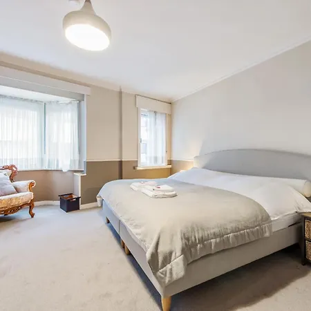 Queen Astrid Apartment